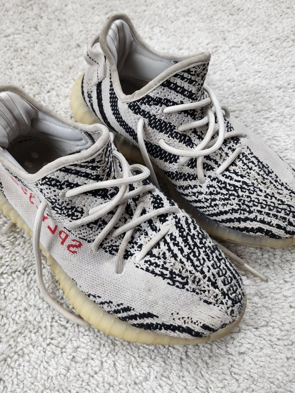 adidas Yeezy Boost 350 V2 Zebra White/Core Black/Red Low Top Primeknit Size 8